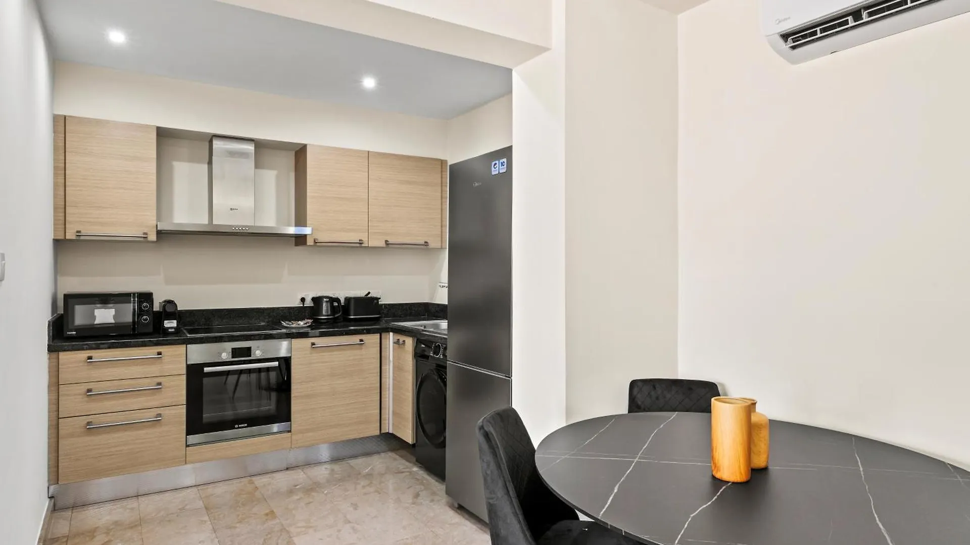 Downtown Finikoudes Beach Apartment Lárnaka 0*,  Ciprus