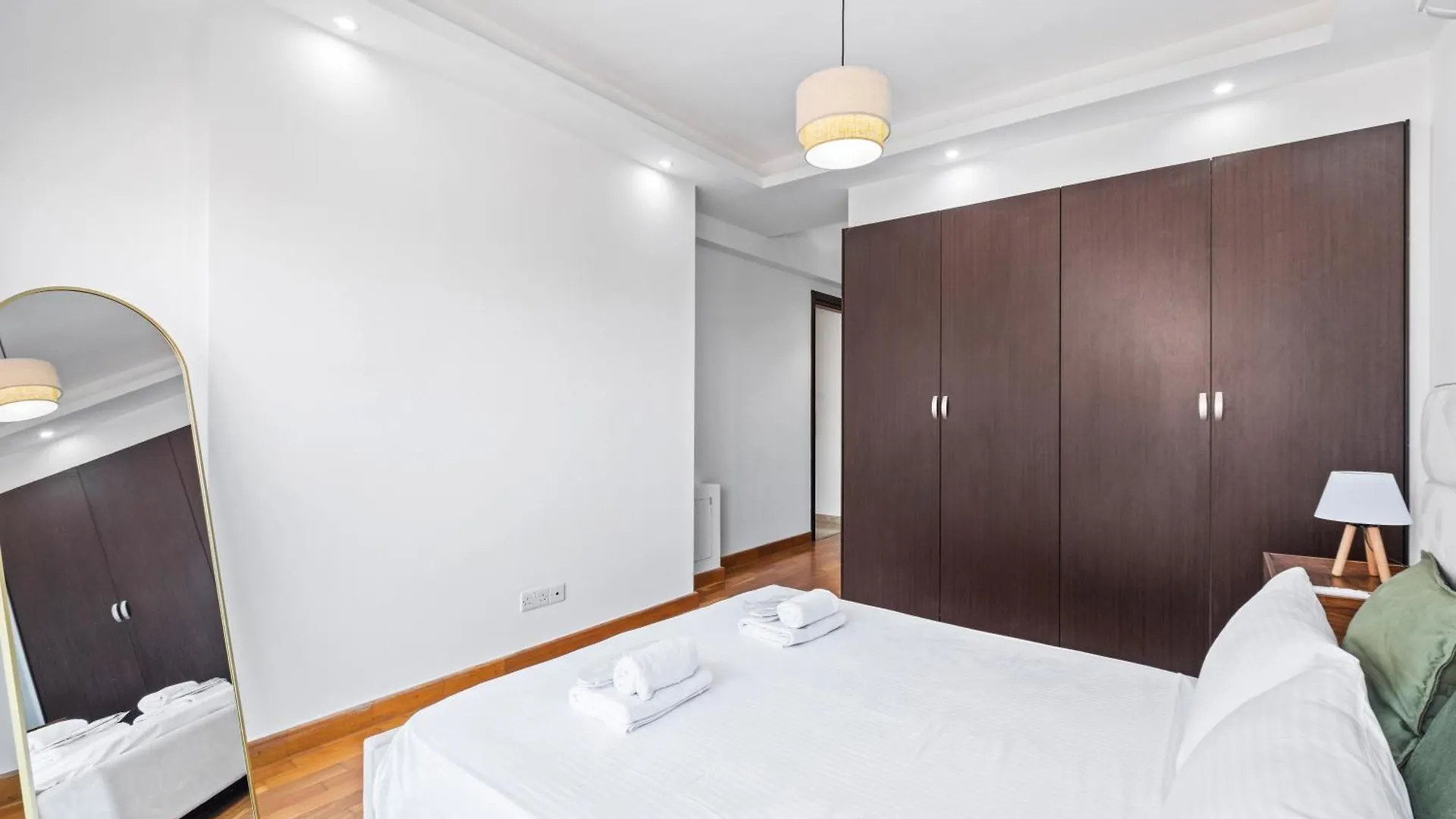Downtown Finikoudes Beach Apartment Lárnaka Ciprus